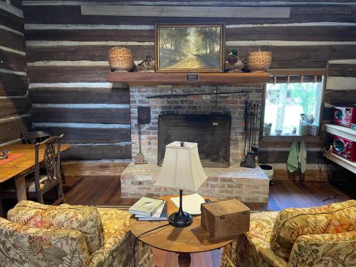 The Senator Cabin in Lloyd