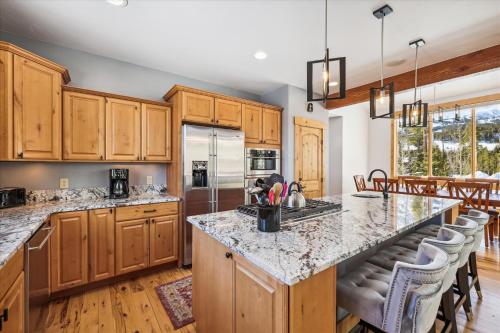 Lone Hand Lodge in Baldy Mountain