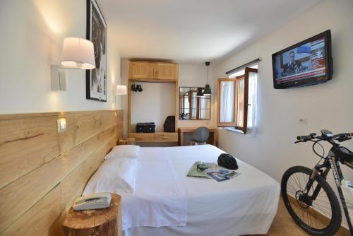 2 twin beds