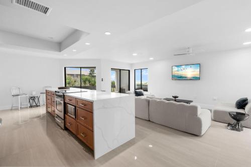 Just Beachy By Beachside Management