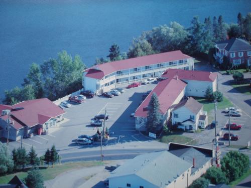 Hilltop Motel&Restaurant - Accommodation - Grand Falls