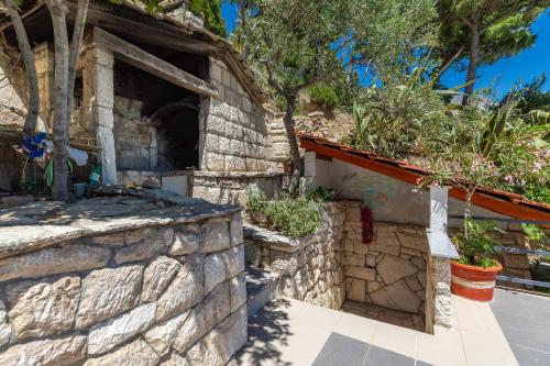 Apartments by the sea Duce, Omis - 2758 in Duce