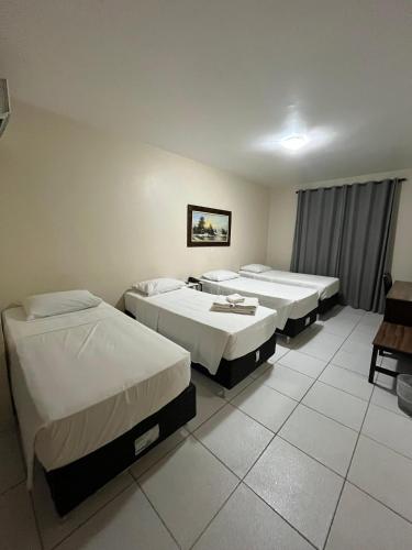 4 twin beds