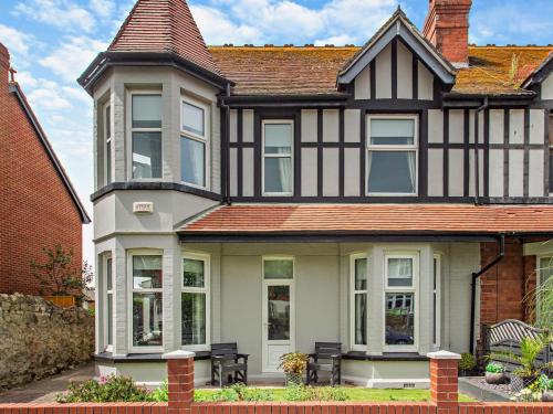 4 Bed in Llandudno 95235, Llandudno