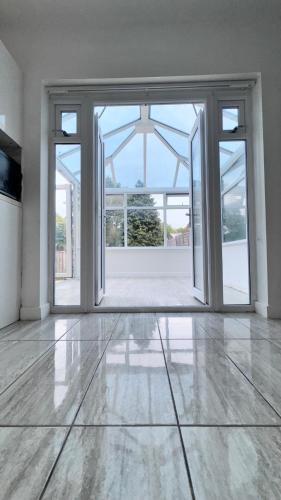 Garden, Luxproperties in Perry Common
