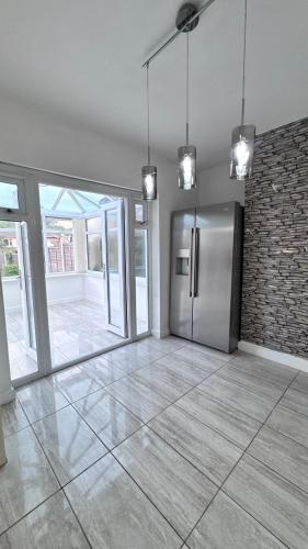 Luxproperties in Perry Common