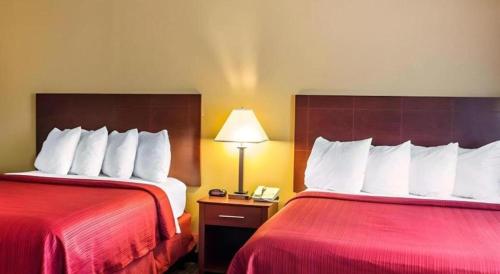 Quality Inn & Suites Davenport near I-80 in Davenport, USA