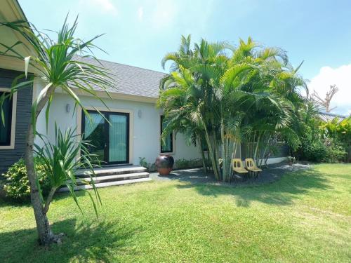 Ban 5 Rai Pool Villa in San Phe Suea
