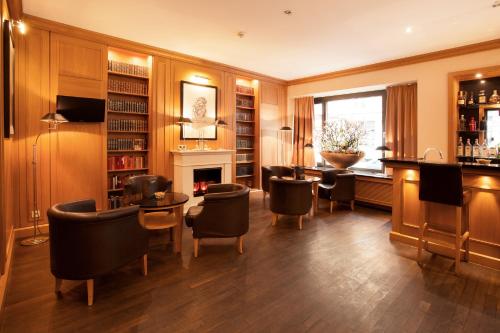 TOWNHOUSE Hotel - image 9