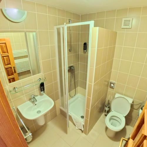 Double Room image 1