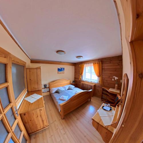 One-Bedroom Suite image 2