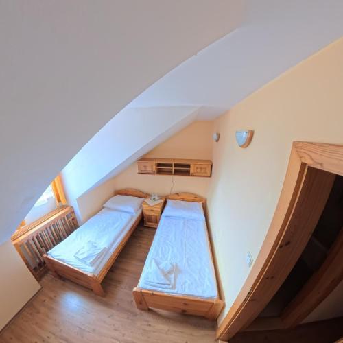 Family Room image 8