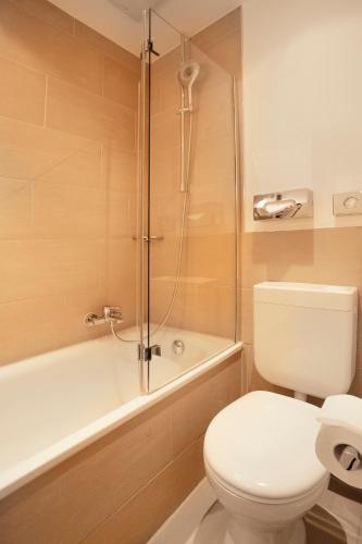 Triple Room image 5