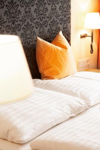 Standard Double or Twin Room image 3