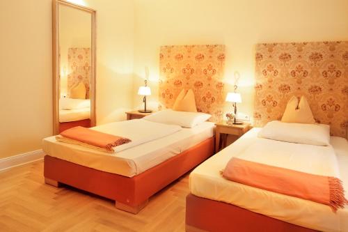 Standard Double or Twin Room image 7