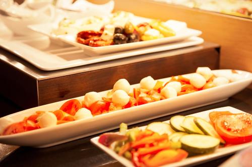 TOWNHOUSE Hotel - image 11