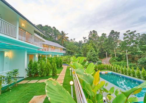 สระว่ายน้ำ, Ice Mist Munnar by VOYE HOMES in นุลลาตันนี