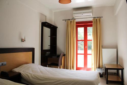 Aposperides Hotel in Livadi (Cythera)