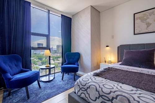 Premier Suites- Panoramic View Room Type - Apartment with City View