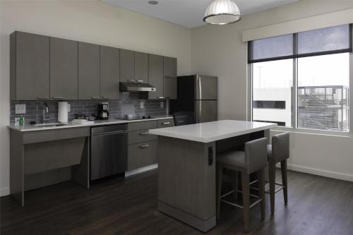 2 bedrooms, 3 beds