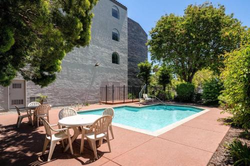 Wyndham Garden Newark Fremont Silicon Valley - Hotel - Newark