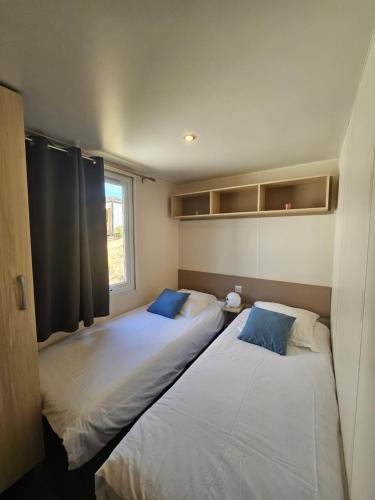 2 bedrooms, 4 beds