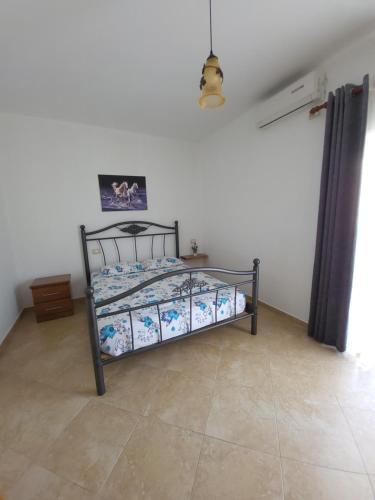 One-Bedroom Apartment image 6