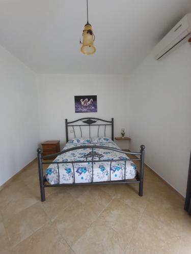 One-Bedroom Apartment image 7