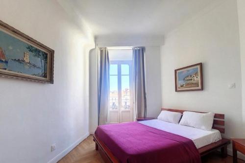 Bright air-conditioned flat in the city centre