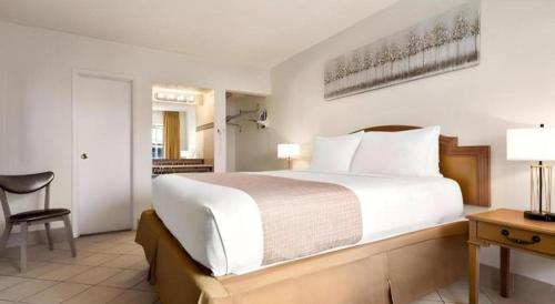 Travelodge by Wyndham Las Vegas - image 11