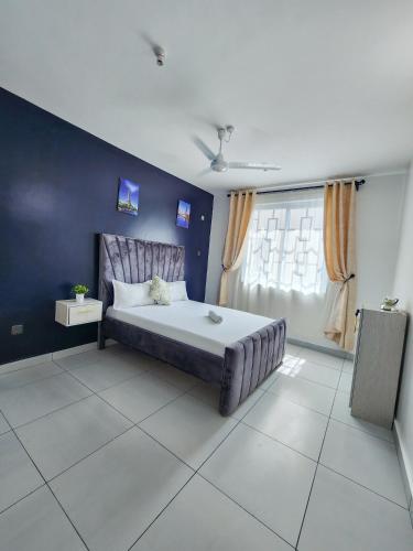Three Bedroom Apartment Nyali 4 beds,pool and walking distance to the beach in شاطئ نيالي