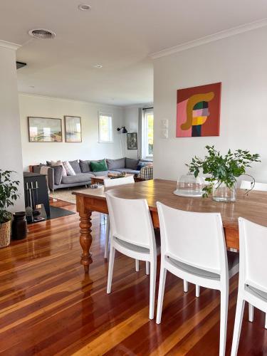 Come Stay at Blackbird House!, Martinborough