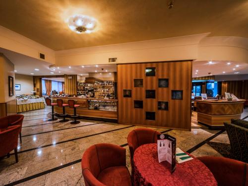 Паб/Коктейль-бар, Hotel Valdarno in Монтеваркі