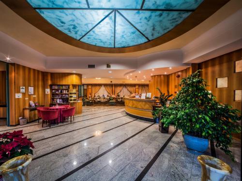 Фойє, Hotel Valdarno in Монтеваркі