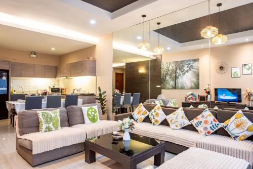 파타야 Phirom3 pool villa pattaya 3성급 싱글룸 레스토랑