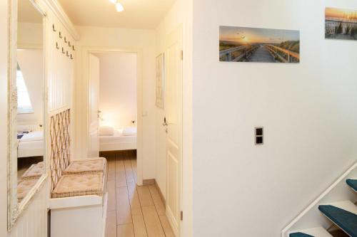 Carlotta s Beachroom - image 3