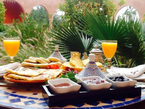 Ksar Salha Ksar Salha is a popular choice amongst travelers in Marrakech, whether exploring or just passing through. Featuring a satisfying list of amenities, guests will find their stay at the property a comfor