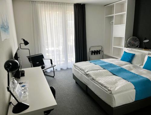 1 queen bed