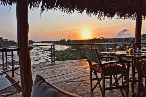 Restorāns, Kiboko River Camp in Haluabagala
