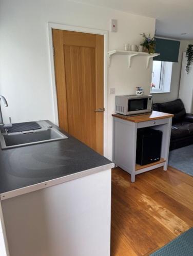 virtuve, Cherry Tree Bed & Breakfast in Winsley
