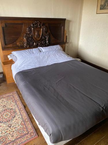 1 double bed, 1 twin bed