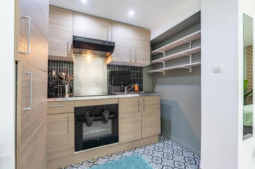 ห้องครัว, Casptay Chevilly-Larue - proche aéroport Orly (Casptay Chevilly-Larue - proche aeroport Orly) in เชอวิลลี ลาอุย