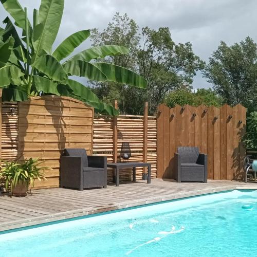Les Gîtes du Hameau avec piscine (Les Gites du Hameau avec piscine) in Lamothe-Landerron