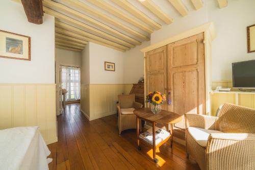 B&B Number 11 Exclusive Guesthouse - image 3