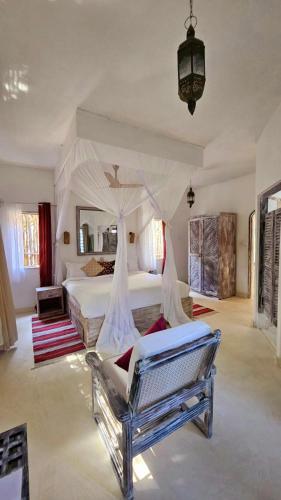 Room, family, garden view