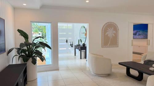Villa Two Stroll to Beach, Private Pool in Playa Kewarra