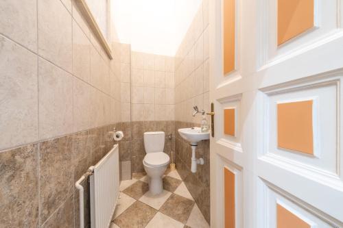 Liana-Luxury And Central Flat - image 13