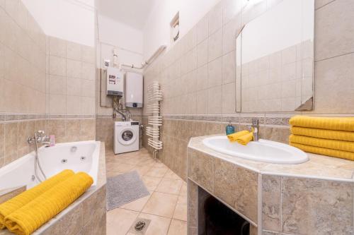 Liana-Luxury And Central Flat - image 14
