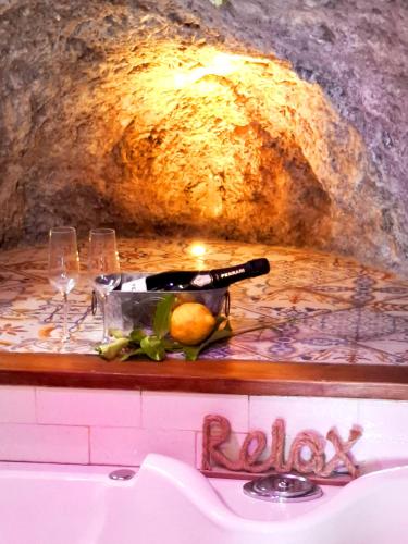 อ่างแช่น้ำร้อน, Ely House Costa d'Amalfi Casa Vacanze in วิเอทรี่ ซุล แมร์