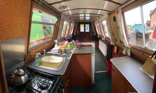 Stone - Boat - Sleeps 8 - Pet Friendly-85ws in Стоун